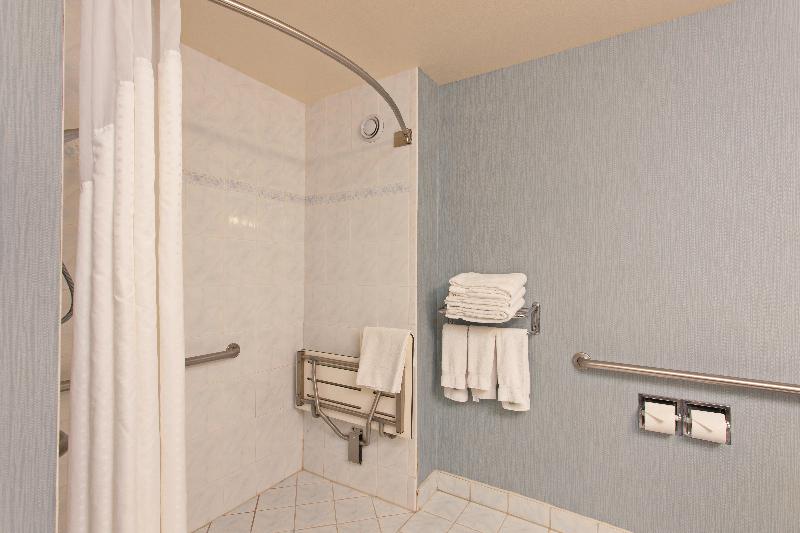 غرفة قياسية سرير كينج لذوى الإحتياجات الخاصة, Holiday Inn Express Hotel & Suites Hermosa Beach, An Ihg