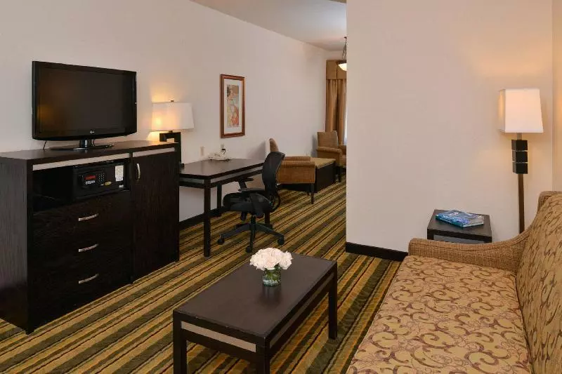 سوئیت با تخت بزرگ, Holiday Inn Express Berkeley, An Ihg