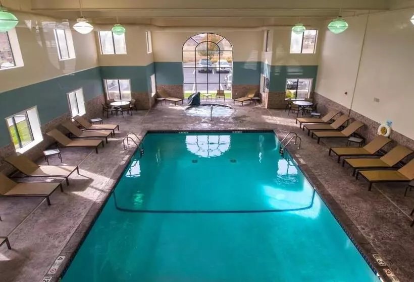 身障者適用キングサイズベッドルーム, Holiday Inn Express & Suites Buffalo Airport, An Ihg