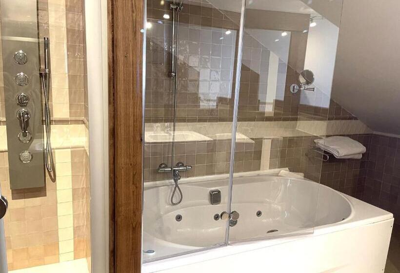 جناح مزود بجاكوزى, Hosteria De Torazo Nature Hotel & Spa