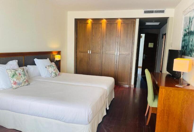 غرفة سوبيريور مطلة على الجبل, Hosteria De Torazo Nature Hotel & Spa