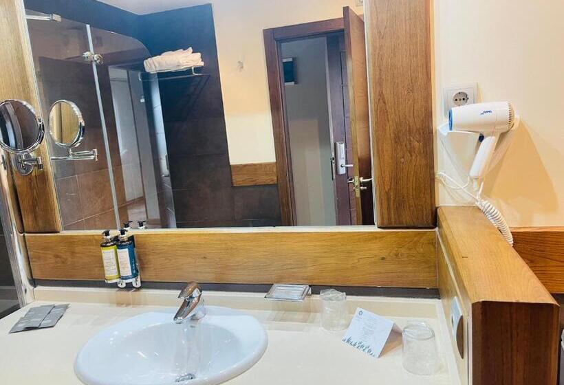 غرفة قياسية مزوَّدة بتراس, Hosteria De Torazo Nature Hotel & Spa