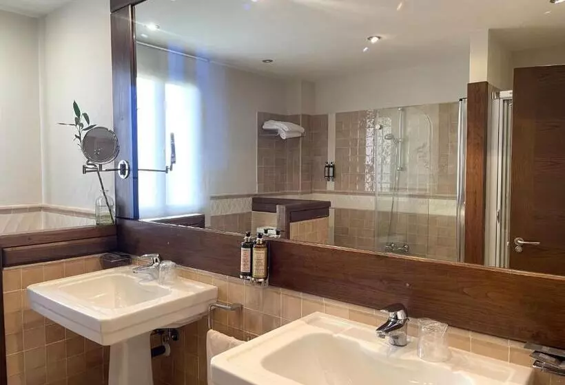 バスタブ付きスーペリアールーム, Hosteria De Torazo Nature Hotel & Spa