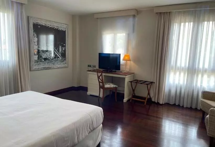 バスタブ付きスーペリアールーム, Hosteria De Torazo Nature Hotel & Spa