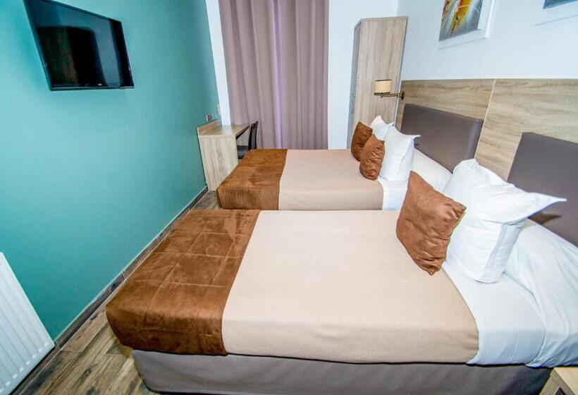 スタンダードトリプルルーム, Parisien