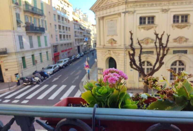 수피리어 테라스 룸, Parisien