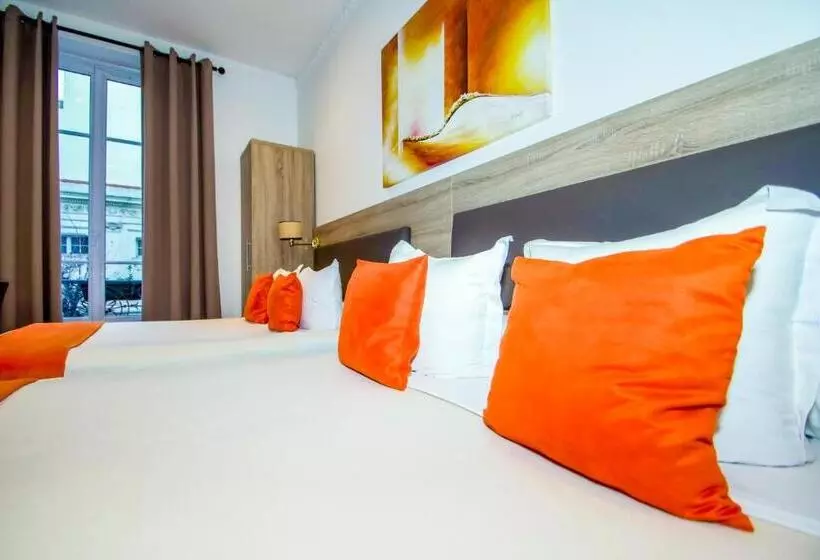 Standard Neljän Hengen Huone, Parisien