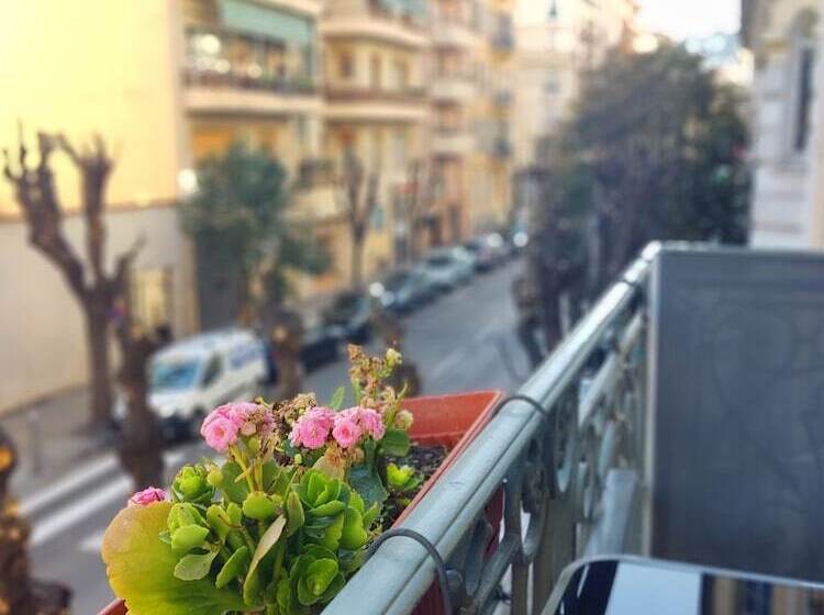 テラス付スーペリアルーム, Parisien