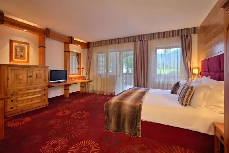 山の見えるジュニアスイート, Kempinski Hotel Grand Arena Bansko