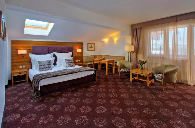 山の見えるジュニアスイート, Kempinski Hotel Grand Arena Bansko