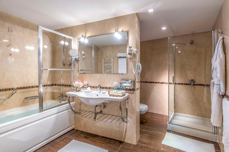 Номер Executive, Kempinski Hotel Grand Arena Bansko