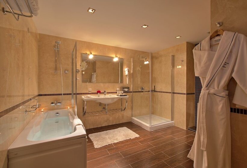 Номер Executive, Kempinski Hotel Grand Arena Bansko