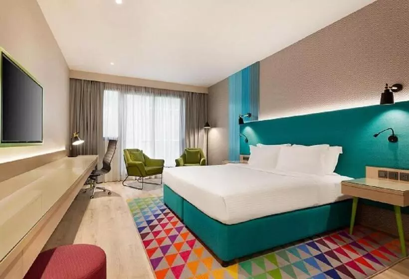 اتاق لوکس با تخت بزرگ, La Quinta By Wyndham Dubai Jumeirah