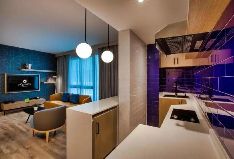 سوئیت اجرایی با تخت کینگ, La Quinta By Wyndham Dubai Jumeirah