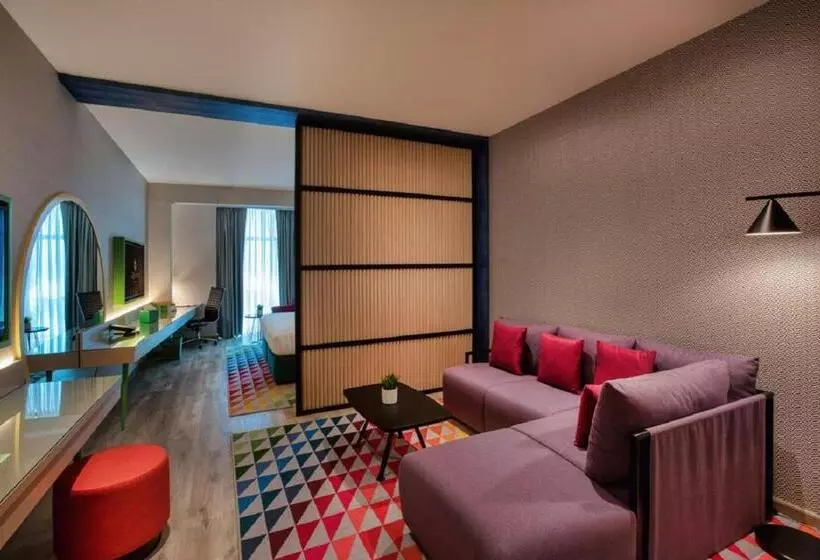 سوئیت جونیور با تخت بزرگ, La Quinta By Wyndham Dubai Jumeirah