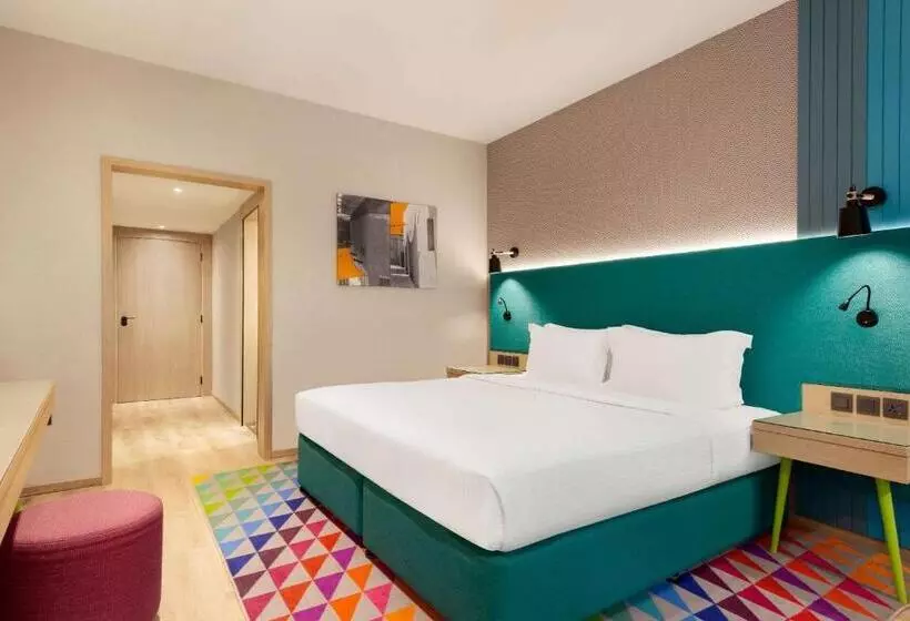 اتاق لوکس با تخت بزرگ, La Quinta By Wyndham Dubai Jumeirah