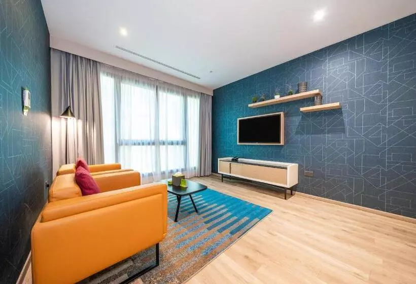 Deluxe Suite King Bed, La Quinta By Wyndham Dubai Jumeirah
