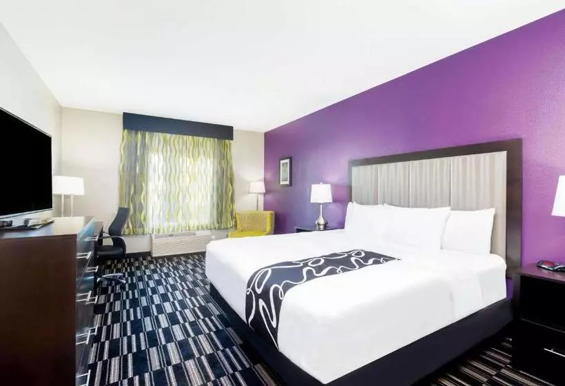 身障者適用キングサイズベッドルーム, La Quinta By Wyndham Fairfield Napa Valley