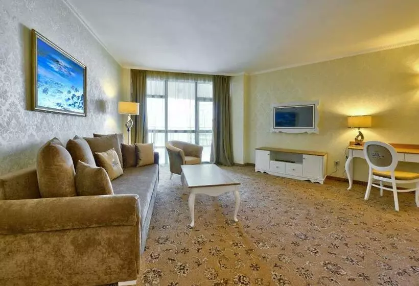 デラックススイート, Marina Grand Beach Hotel   All Inclusive