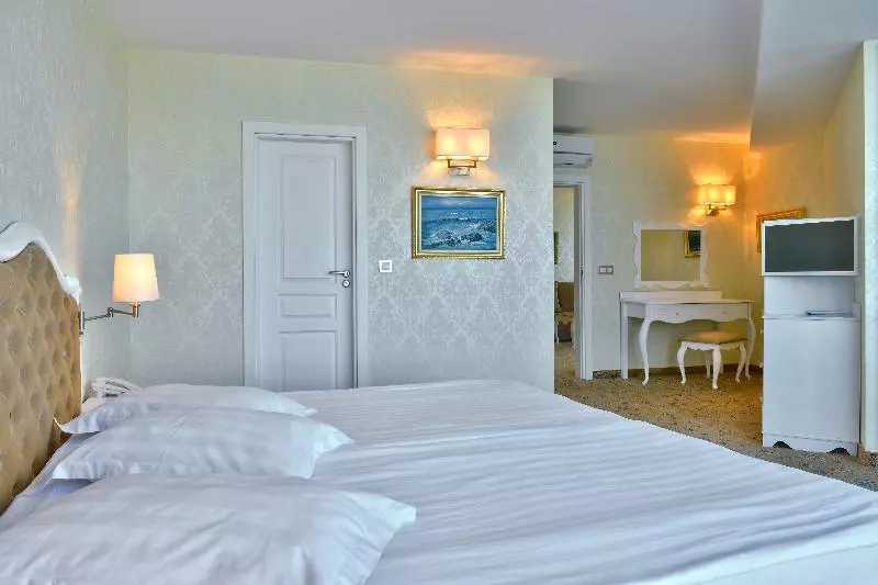 デラックススイート, Marina Grand Beach Hotel   All Inclusive
