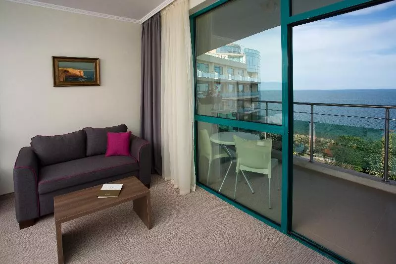オーシャンビュースタンダードルーム, Marina Grand Beach Hotel   All Inclusive
