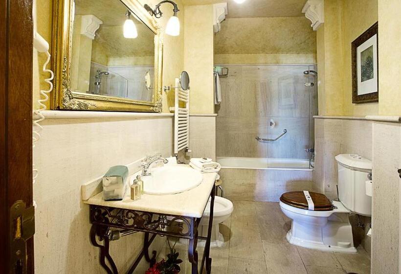 Junior suite with river view, Montelirio