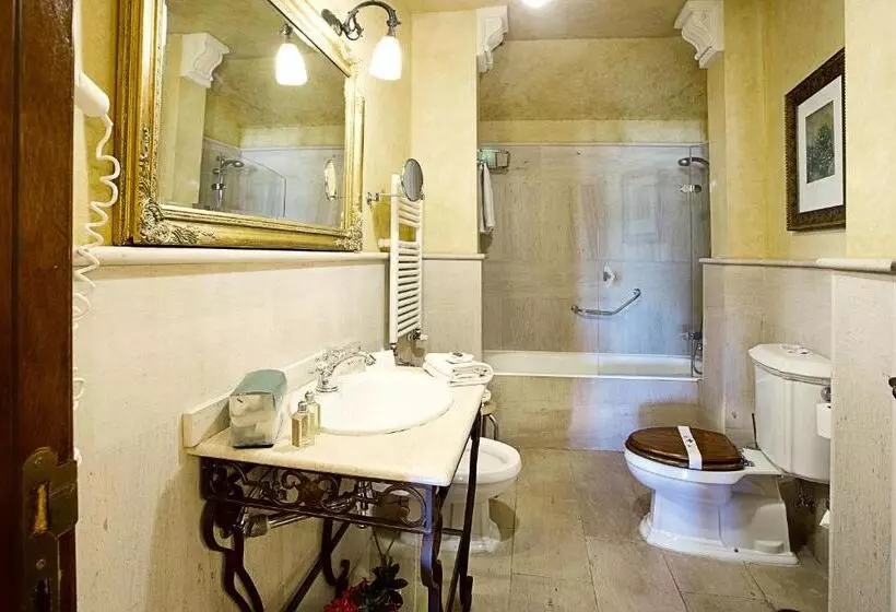 Junior suite with river view, Montelirio
