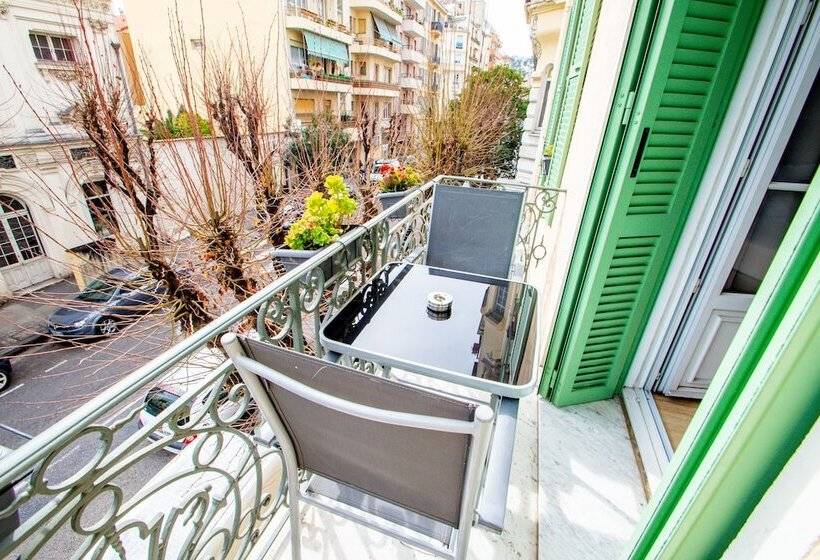 テラス付スーペリアルーム, Parisien