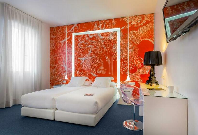 اتاق استاندارد, Room Mate Mario