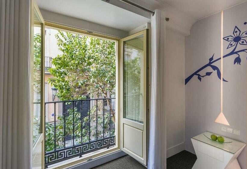 اتاق اجرایی, Room Mate Mario