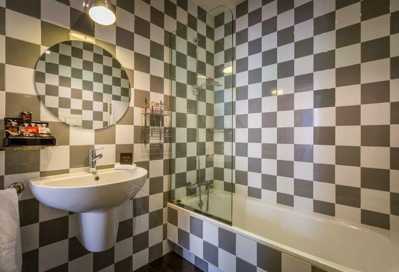 سوییت جونیور, Room Mate Mario