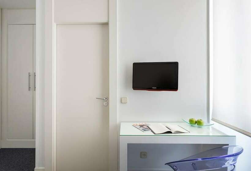 اتاق استاندارد, Room Mate Mario