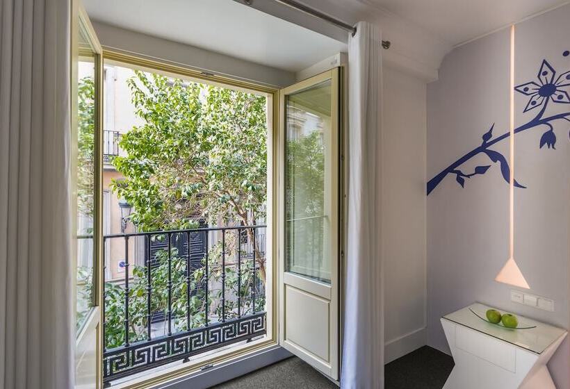 اتاق اجرایی, Room Mate Mario