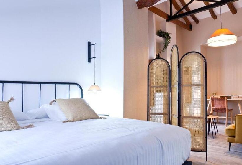 جناح مطلّ علي الجبل, Cases Noves   Boutique Accommodation   Adults Only