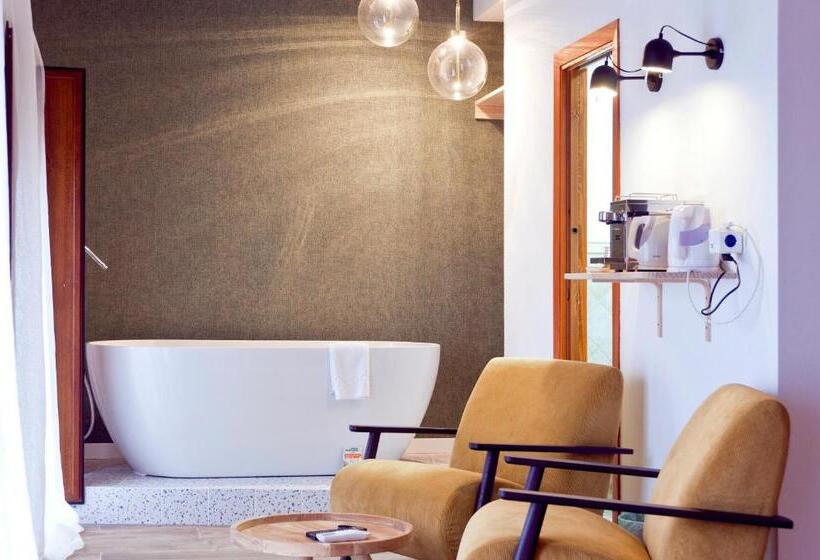 غرفة ديلوكس مطلّة علي البحر مزوَّدة بشُرفة, Cases Noves   Boutique Accommodation   Adults Only