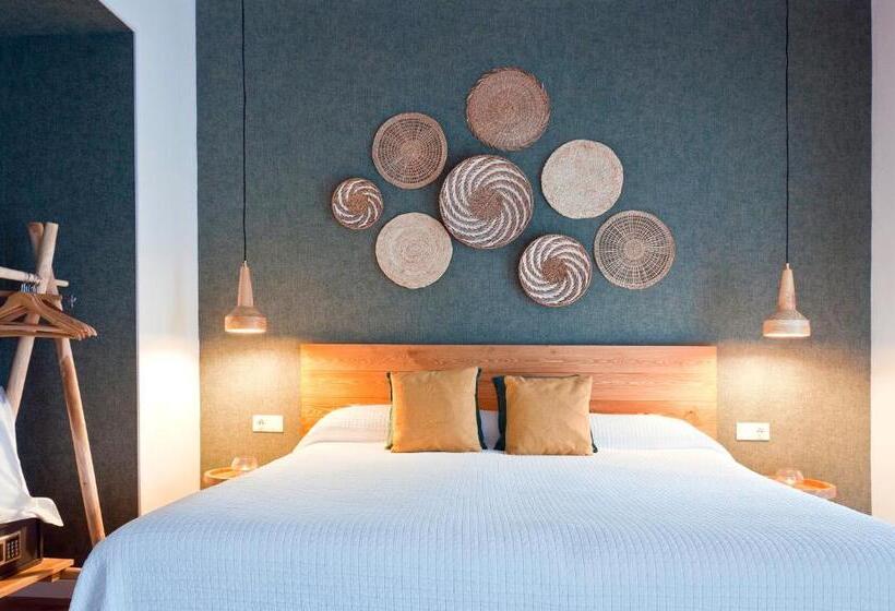 غرفة ديلوكس مطلّة علي البحر مزوَّدة بشُرفة, Cases Noves   Boutique Accommodation   Adults Only