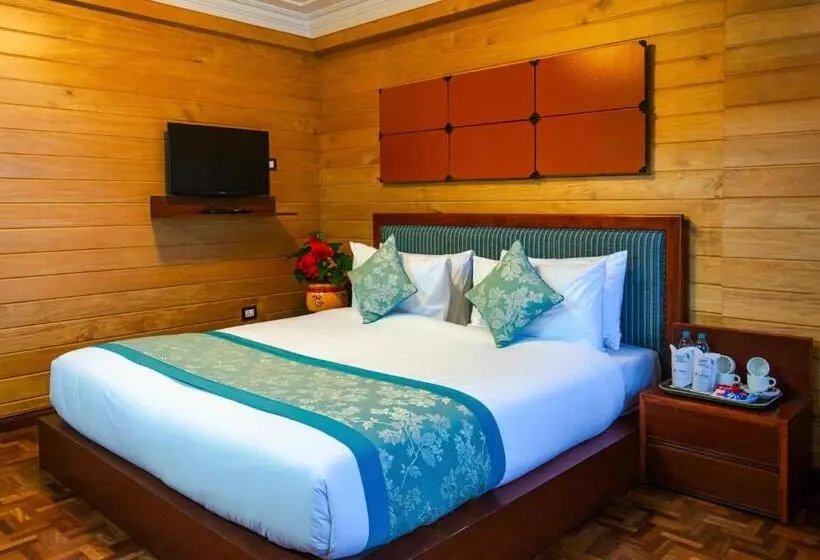 キングサイズベッドのスタンダードルーム, Udaan Dekeling Resort Darjeeling
