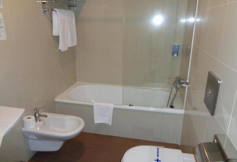 غرفة قياسية, Villa De Betanzos