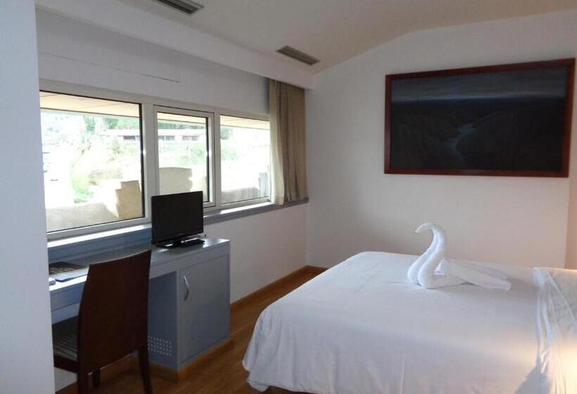 غرفة قياسية, Villa De Betanzos