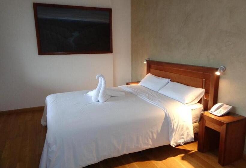 غرفة قياسية, Villa De Betanzos