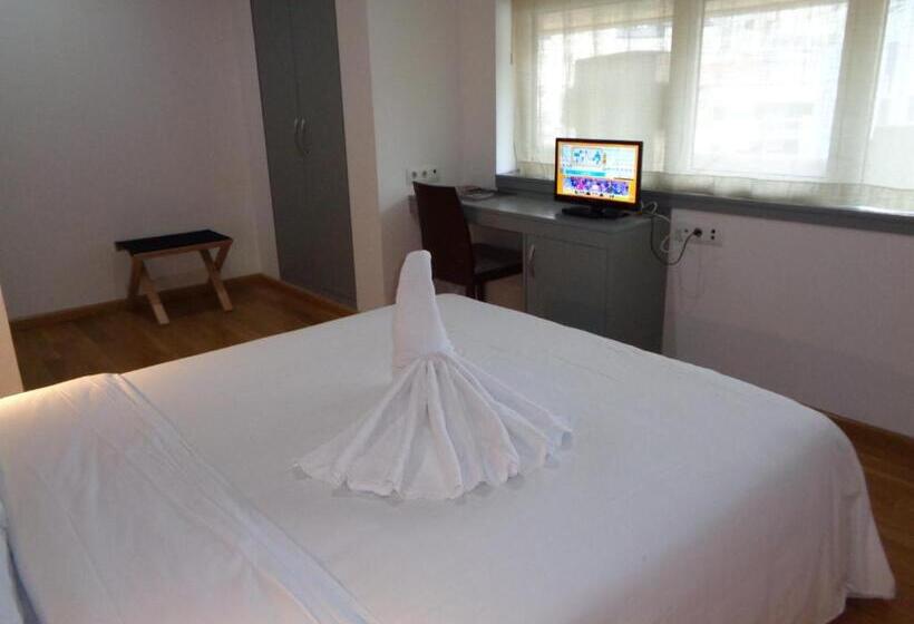 غرفة قياسية, Villa De Betanzos