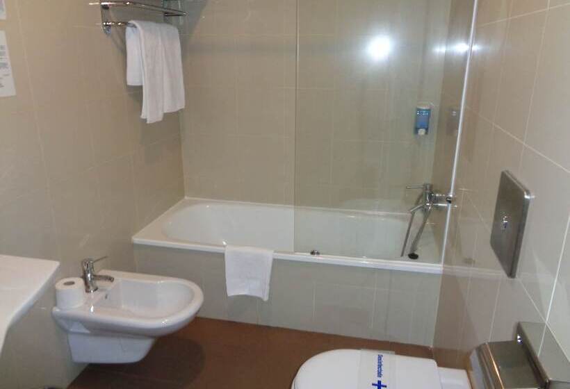 غرفة قياسية, Villa De Betanzos