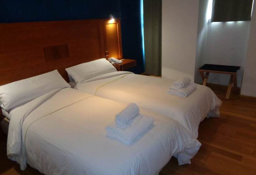 غرفة قياسية, Villa De Betanzos