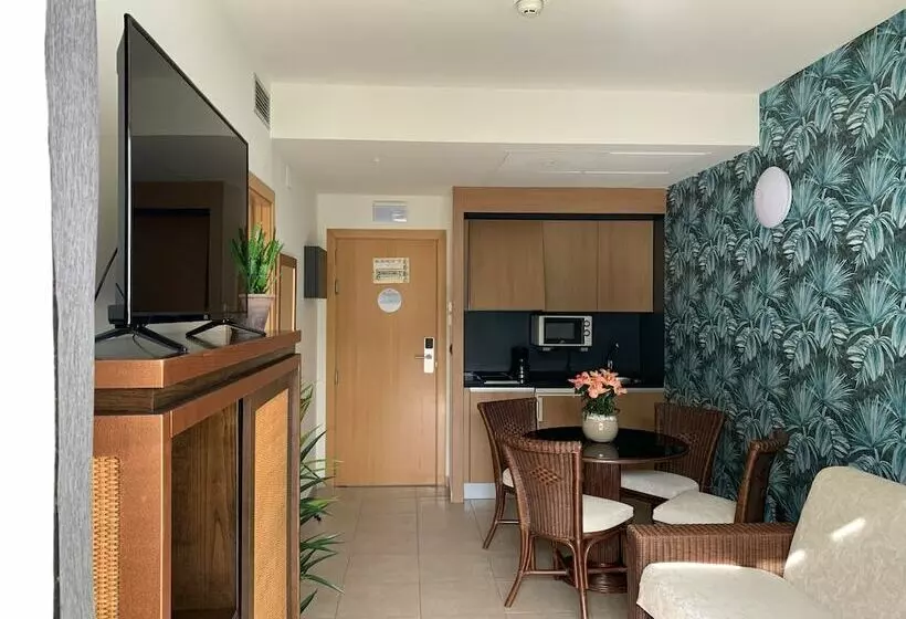 1ベッドルームアパートメント, On Family Islantilla