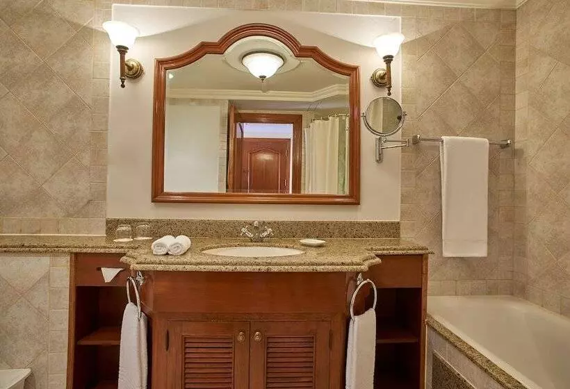 سوییت, The Cascades Golf Resort, Spa & Thalasso