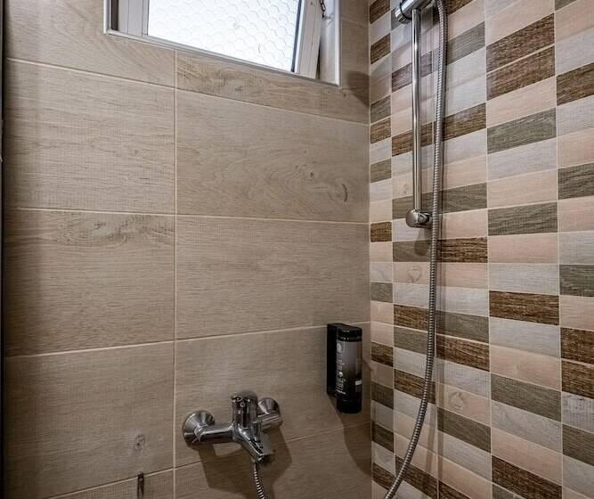 スタンダードスタジオ, Angela