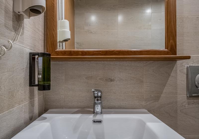 スタンダードスタジオ, Angela