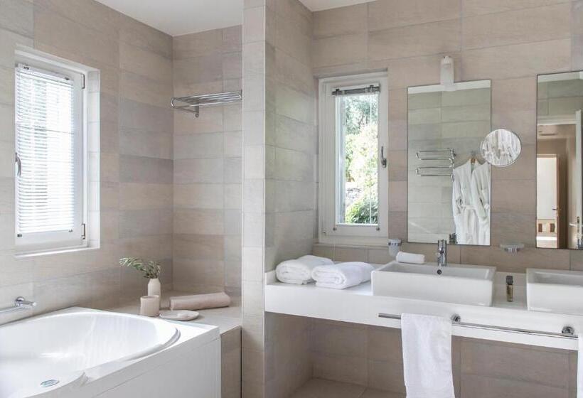 וילה עם חדר שינה אחד ובריכת שחיה, Elies Resorts