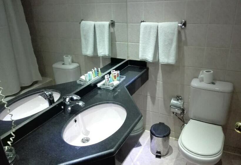 اتاق استاندارد یک نفره, Aracan Pyramid