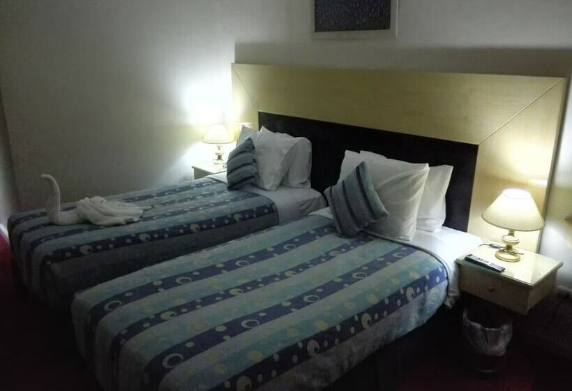 اتاق استاندارد یک نفره, Aracan Pyramid